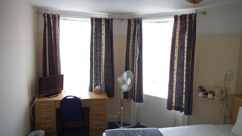 Belle Vue House Hotel Рединг Стая снимка
