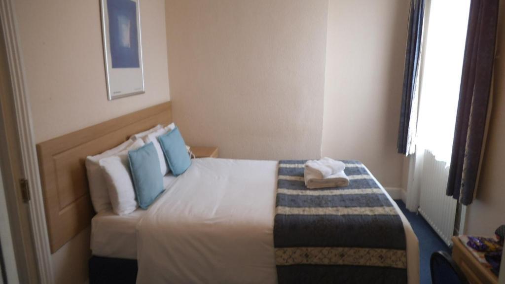 Belle Vue House Hotel Рединг Стая снимка